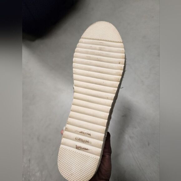 Patricia   - Picture 3 of 6